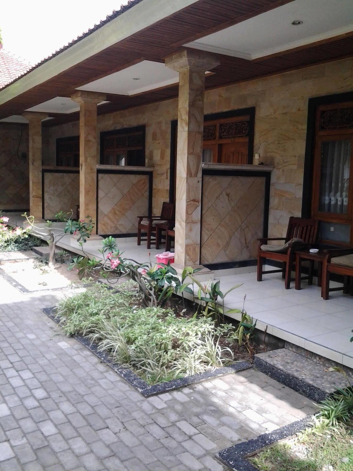 Mahendra Beach Inn Кута Екстер'єр фото